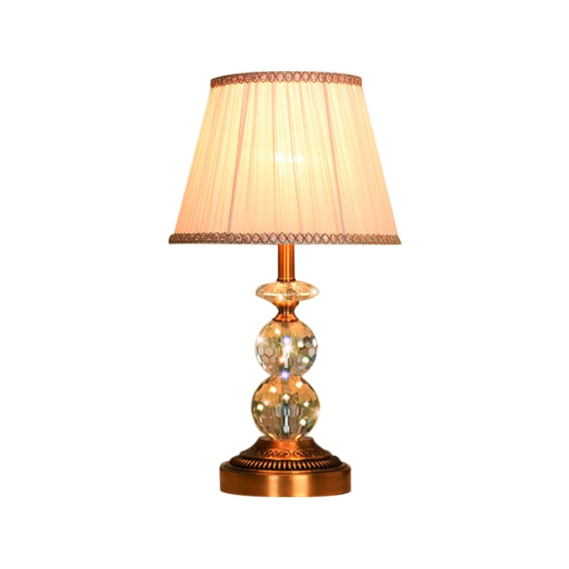 Bordlampe med Taperet Form og Facetslebne Krystalkugler | CrystalGlow