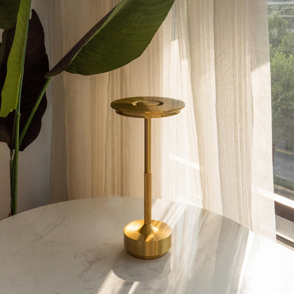 Moderne Trådløs Bordlampe – Stilfuld og Praktisk | LuminaTouch