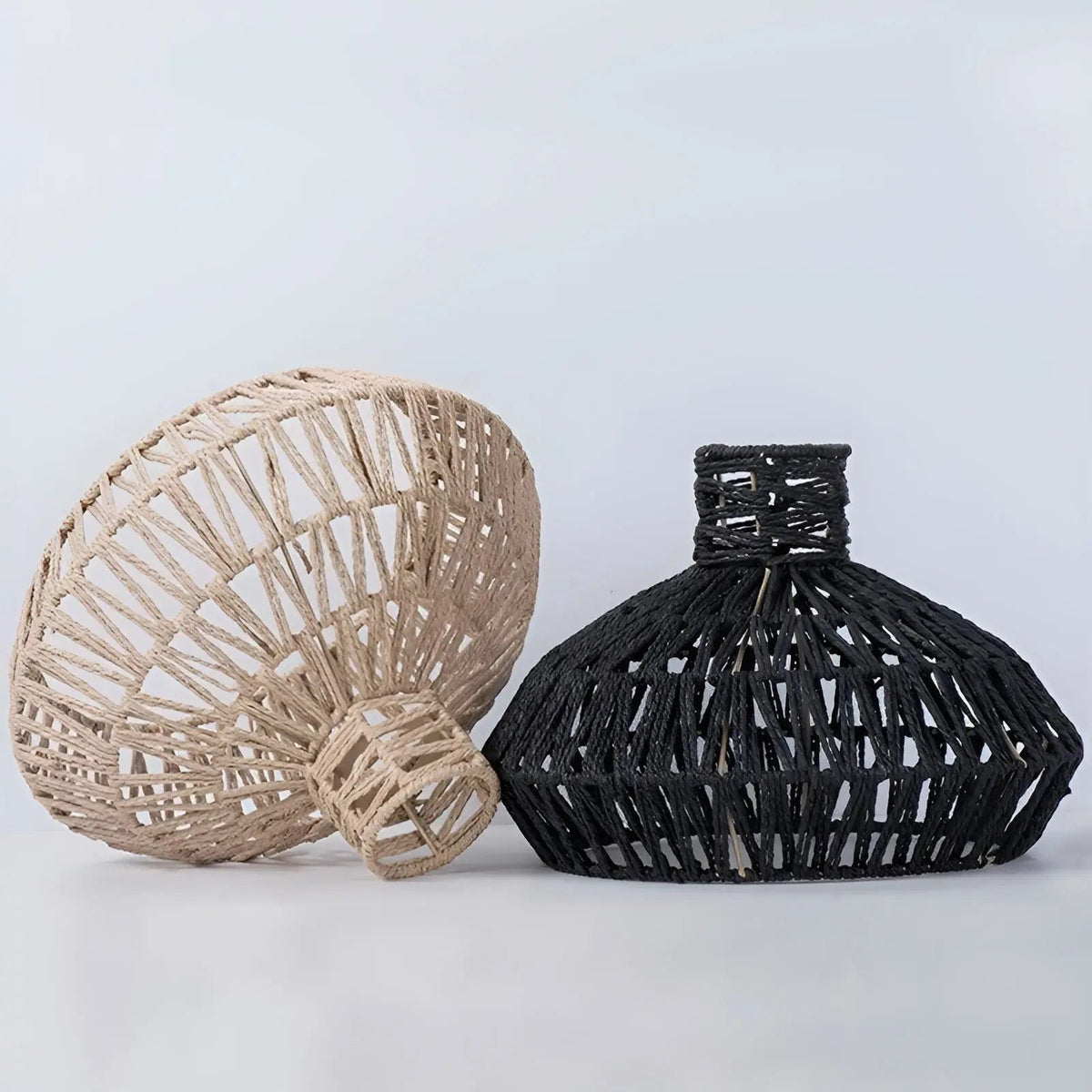 Elegant Håndvævet Rotan Loftlampe | NatureWeave