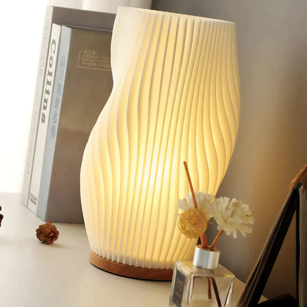USB-Drevet & Elegant Bølge-Design Bordlampe | WaveGlow