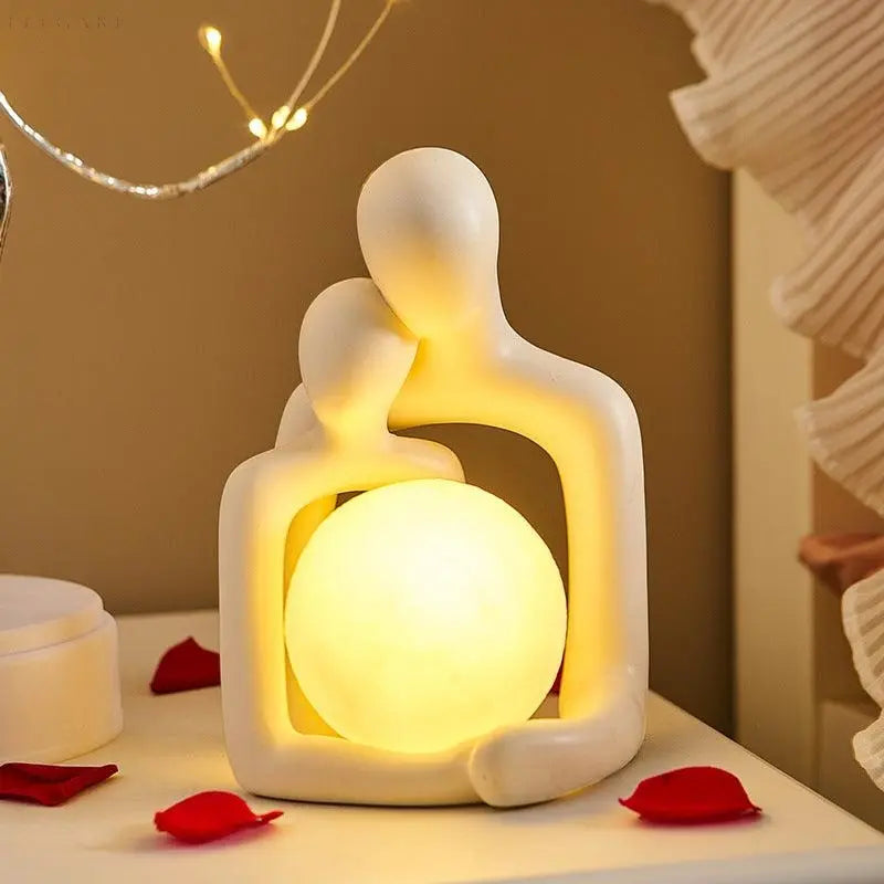 Klassisk Romantisk Omfavnelse Statue Lampe | EternalEmbrace