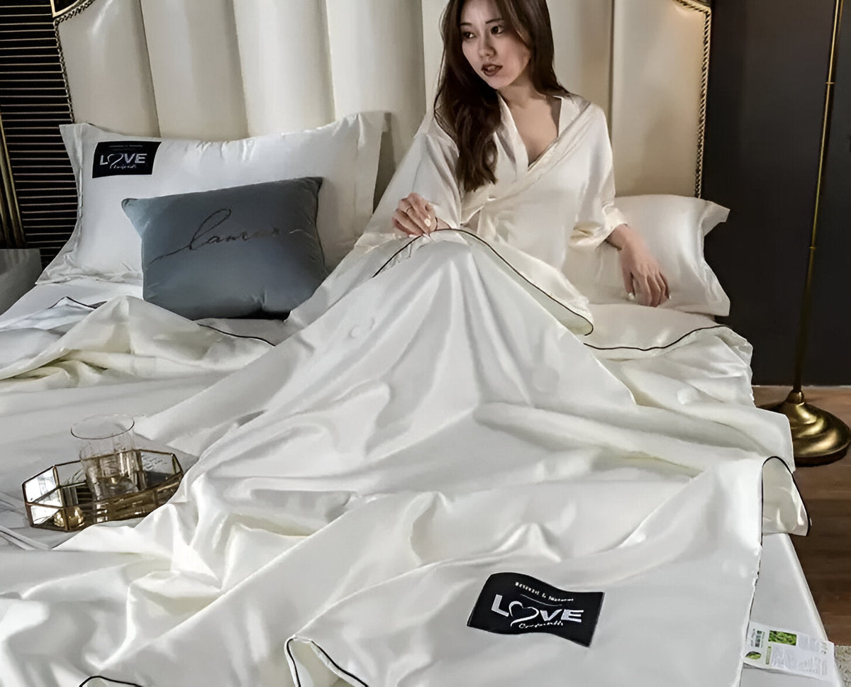 Blødt og Åndbart Satin Silke Sengetøj | AllSeasonLuxe