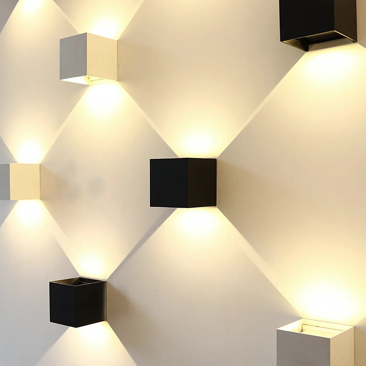 Unikke Væglamper til Luksuriøs Stemning | LuxoraLight