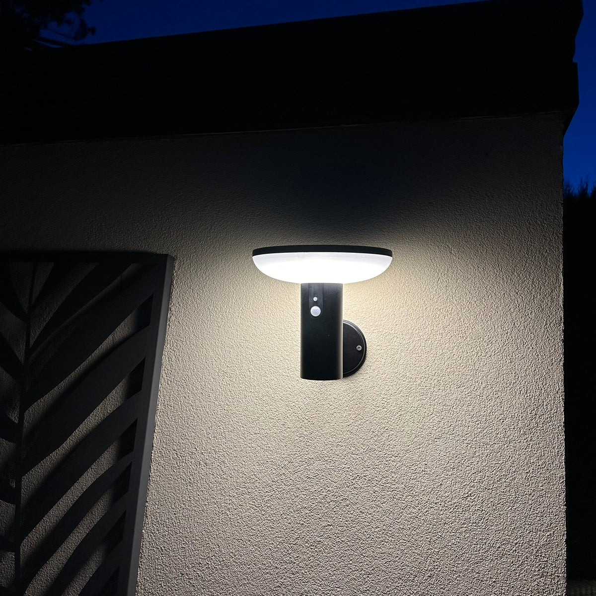 Intelligent Solarlampe til Væg med Bevægelsessensor og Tre Belysningsindstillinger-4