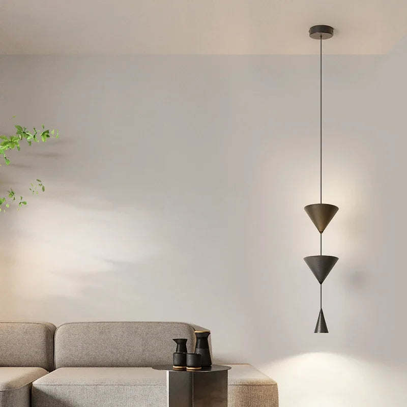 Elegant Vertikal Loftlampe | VertaGlow