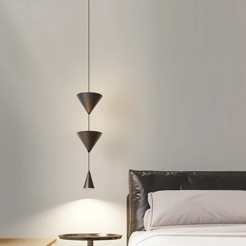 Elegant Vertikal Loftlampe | VertaGlow