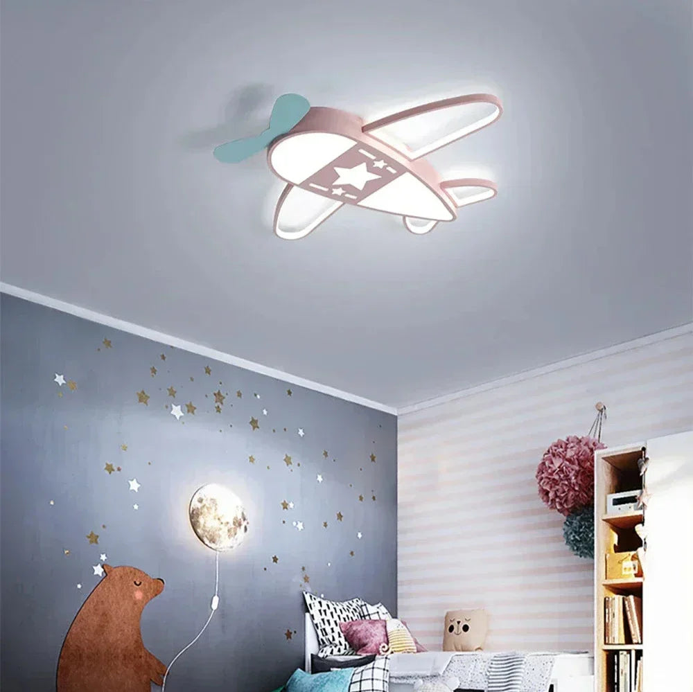 Stilfuld Flyinspireret LED Loftlampe | AeroGlow