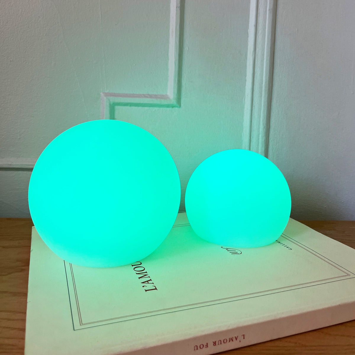 Trådløs LED Bordlampe | GlowSphere