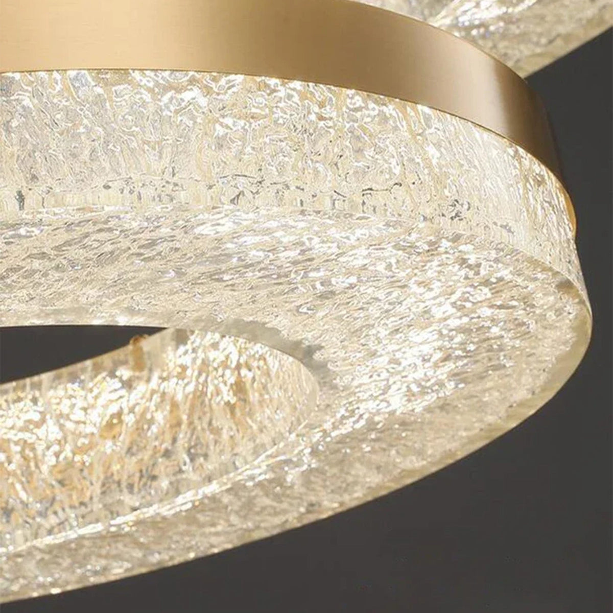 LuxeShine - Stilfuld Guld LED Hængelampe