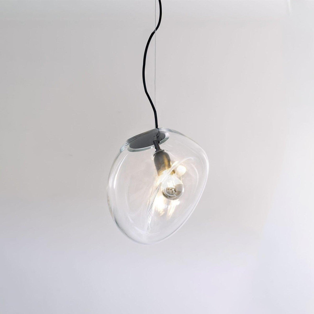 AquaGlow - Elegant Hængende Vanddråbe Lampe
