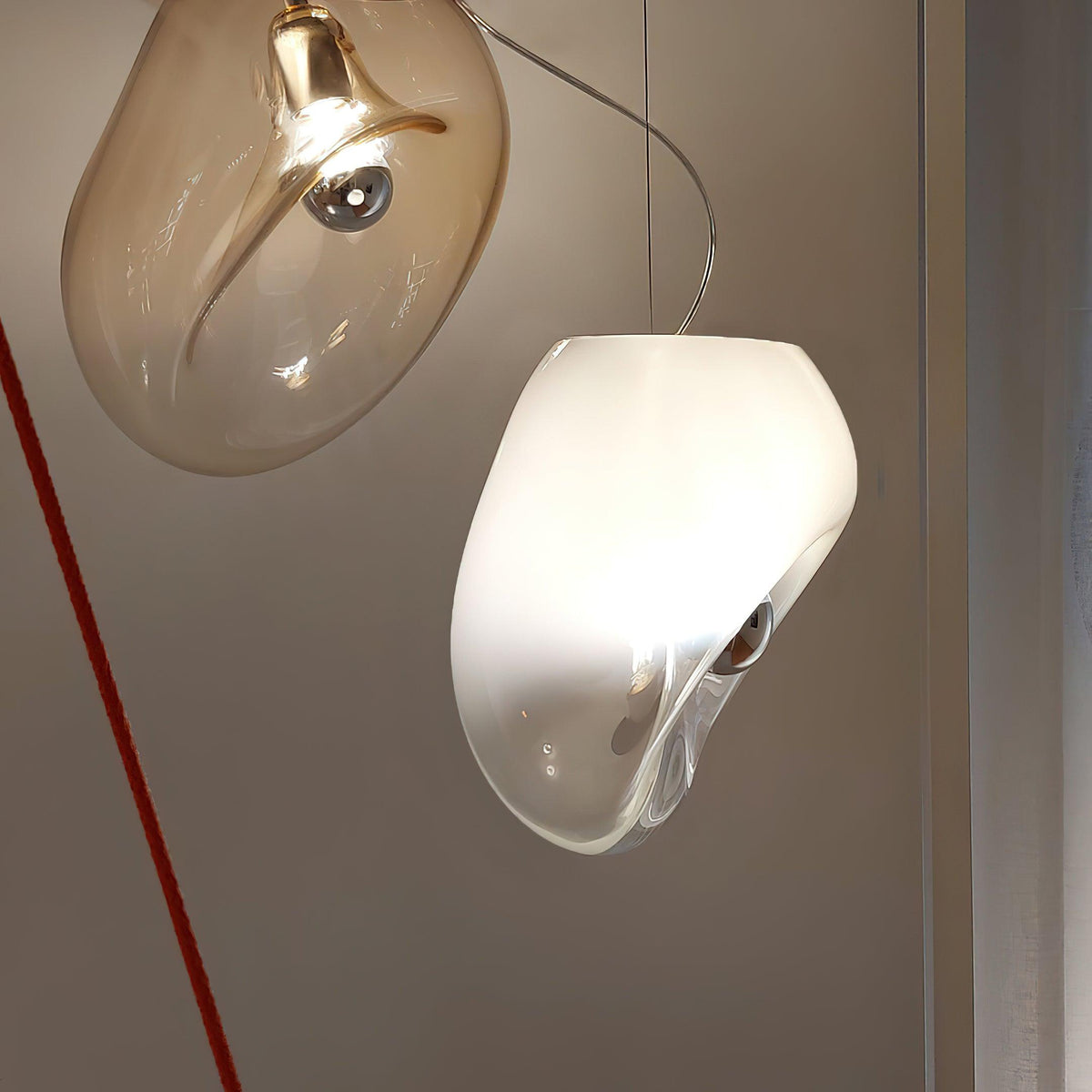 AquaGlow - Elegant Hængende Vanddråbe Lampe