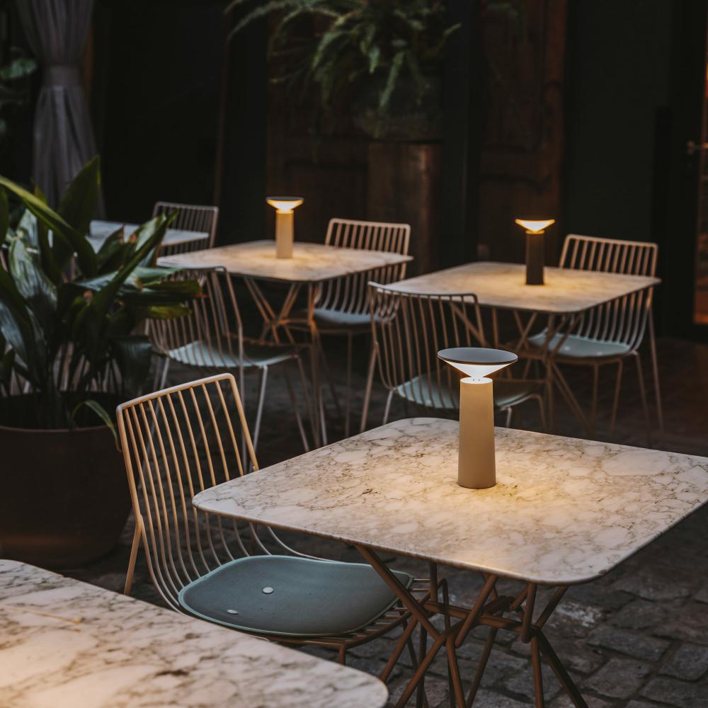 LED Udendørs Bordlampe med Justerbar Arm | FlexiGlow