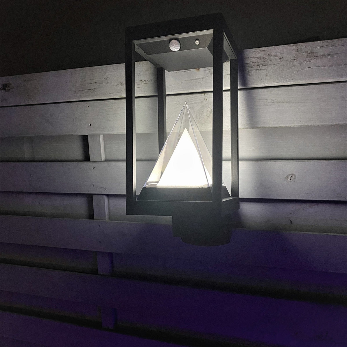 Elegant Solar Væglampe i Rustfrit Stål med Høj Lysudgang på 600 Lumen-5