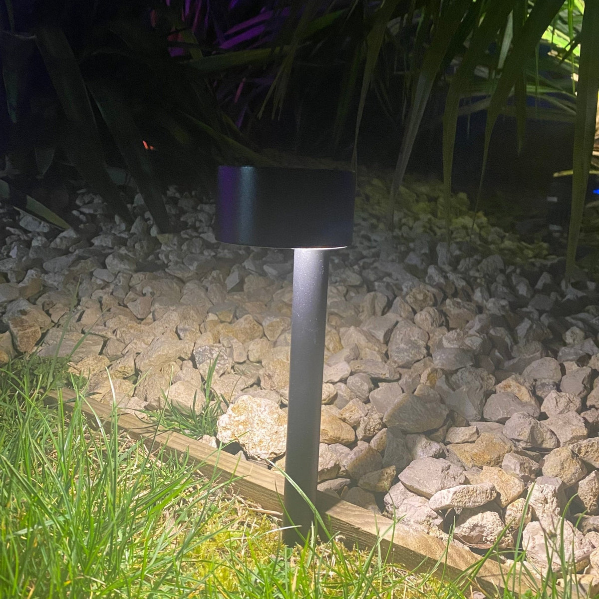 Elegant Solarlampe til Havebelysning med 100 Lumen Lysstyrke-6