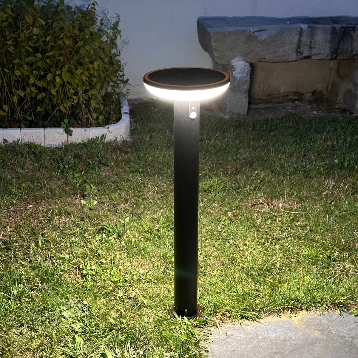 Solar Bollard Light med Justerbar Belysning og Bevegelsessensor til Udendørsbrug-1