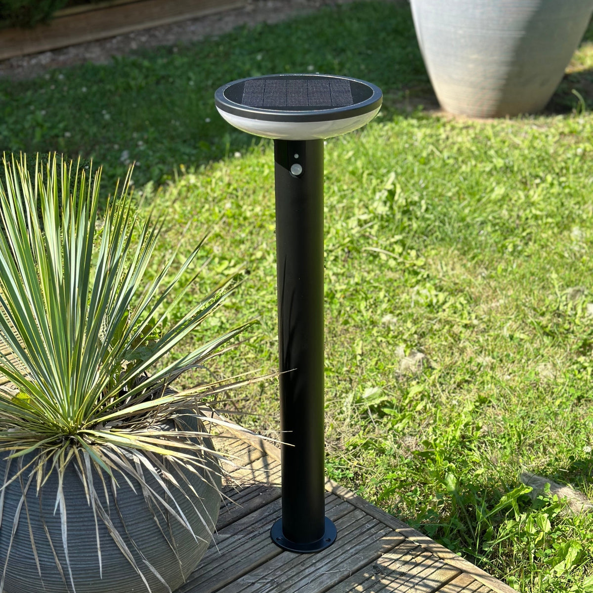 Solar Bollard Light med Justerbar Belysning og Bevegelsessensor til Udendørsbrug-4