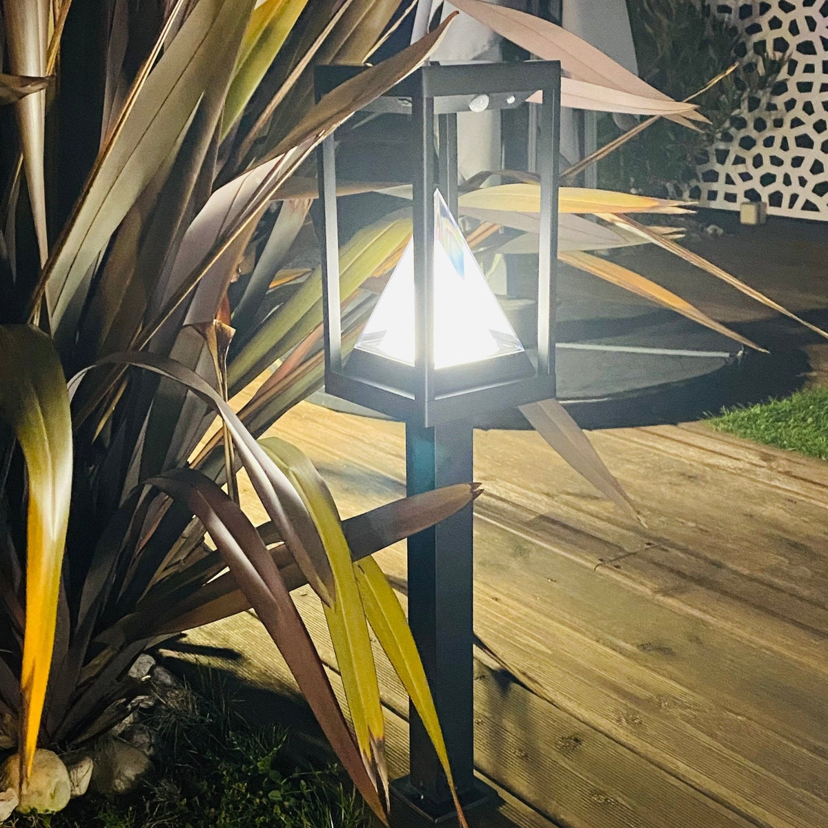 Solarlampe med Monokristallin Solcelle og Bevægelsesdetektor til Udendørs Belysning-4