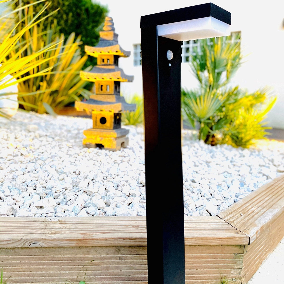 Elegant Solar LED Bollard Light in Stainless Steel with High Lumen Output-1