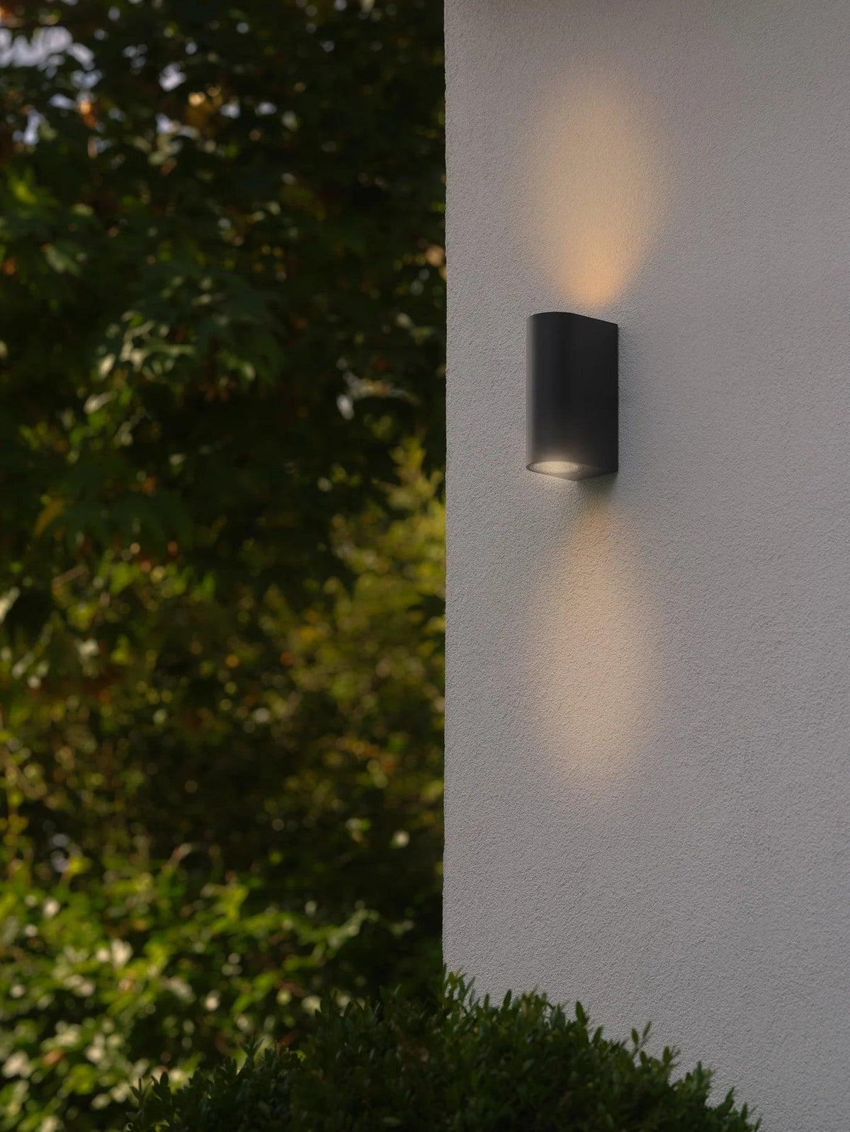 Elegant Udendørs Lampe i Aluminium med Dimbart LED Lys til Udendørs Belysning-3