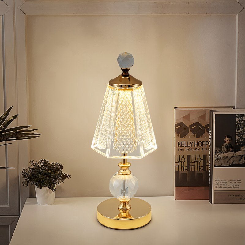 Strålende Gylden Bordlampe | GoldenGleam