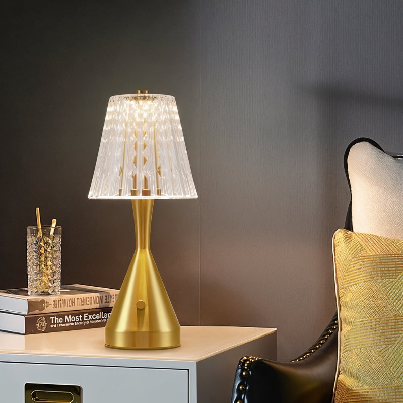 Strålende Gylden Bordlampe | GoldenGleam