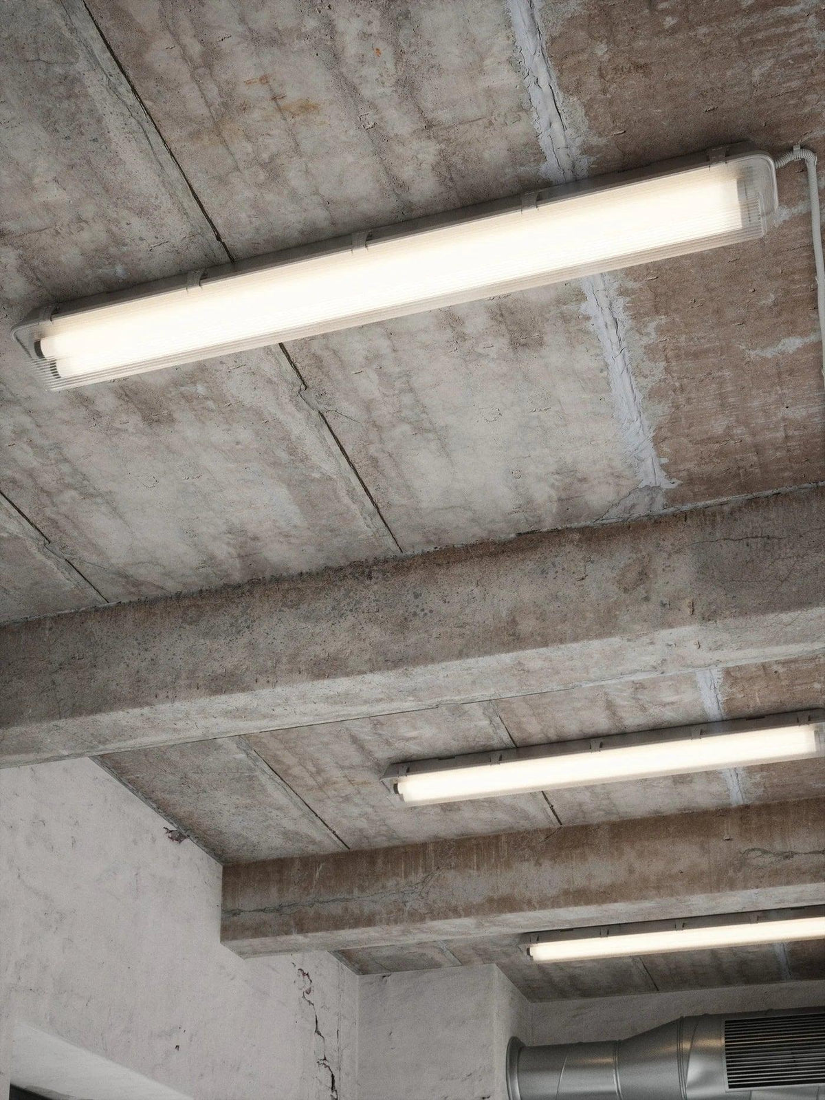 LED Lysarmatur til Indendørs og Udendørs Brug med Høj Lysstyrke og IP65 Beskyttelse-4