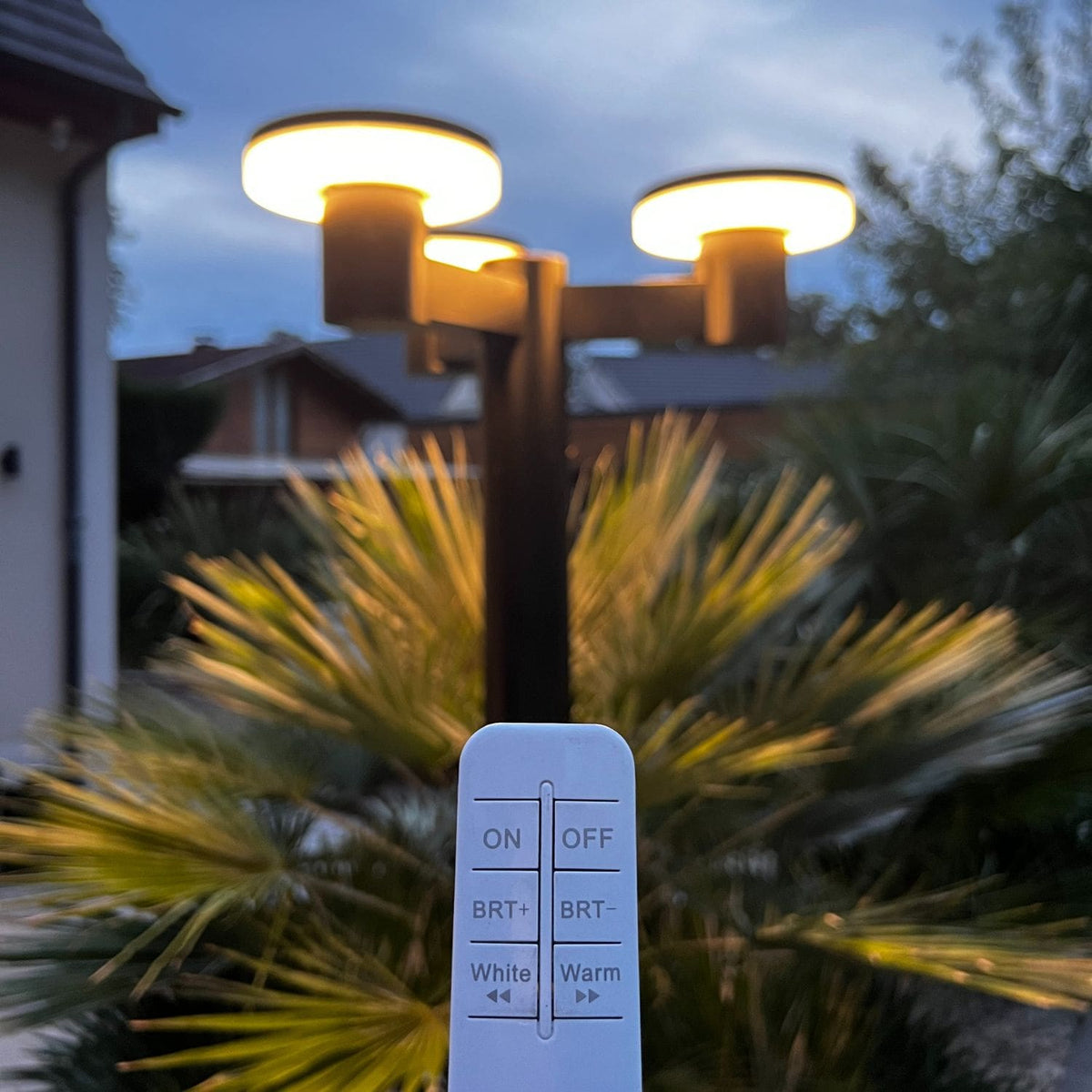 Elegant Solar LED Vloerlamp med 3000 Lumen Lysstyrke til Udendørs Brug-2
