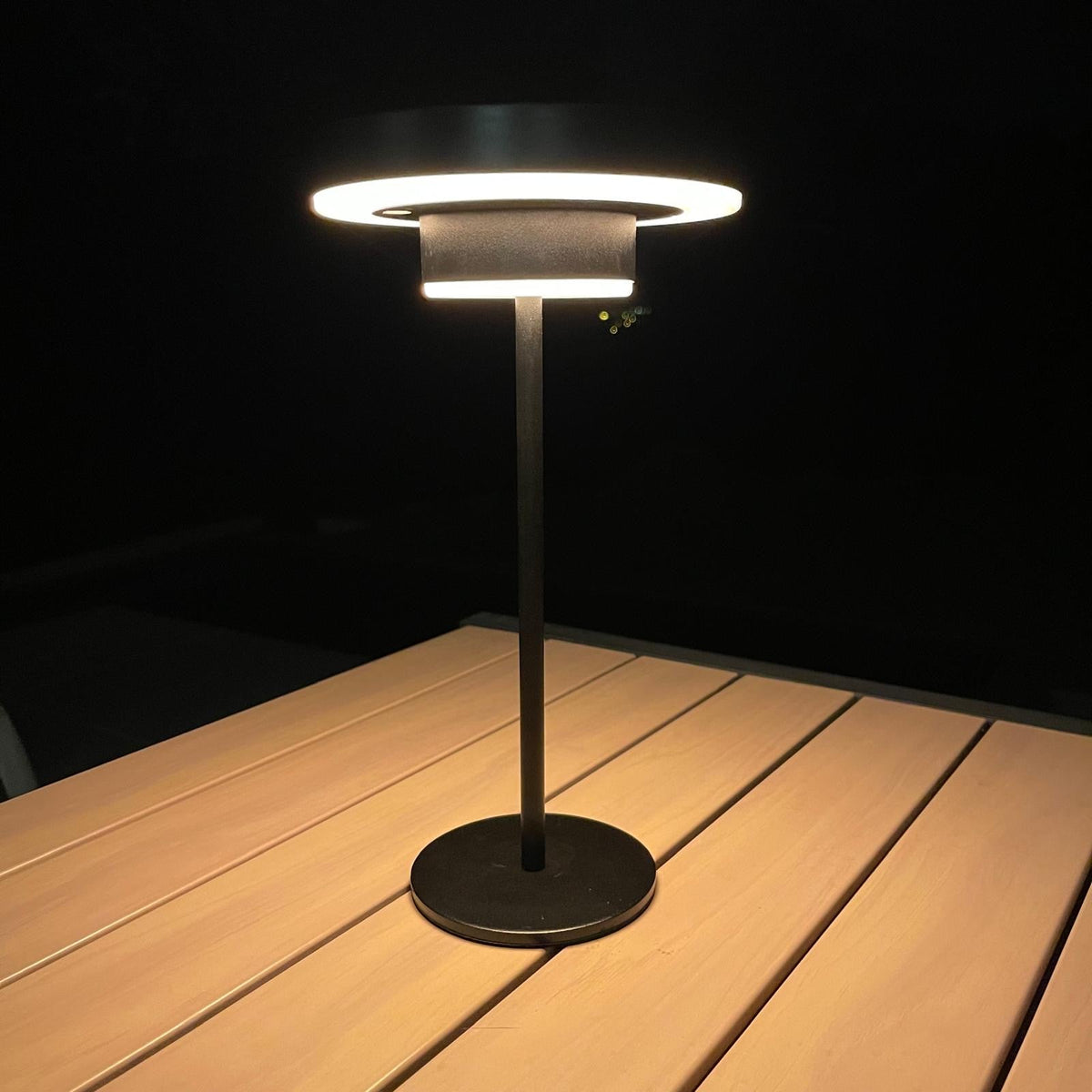 Elegant Solcelle Lampe til Udendørs Belysning - Justerbar Lysintensitet-3