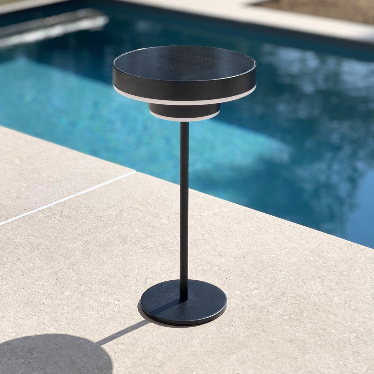 Elegant Solcelle Lampe til Udendørs Belysning - Justerbar Lysintensitet-2