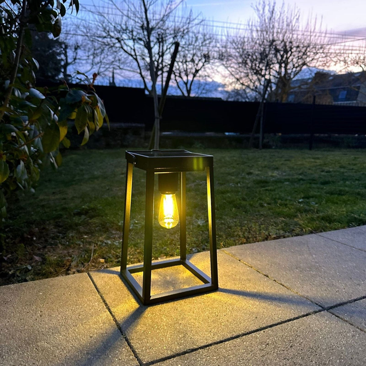 Solar Lampe med E27-pære og USB-opladning til Udendørs Brug-4