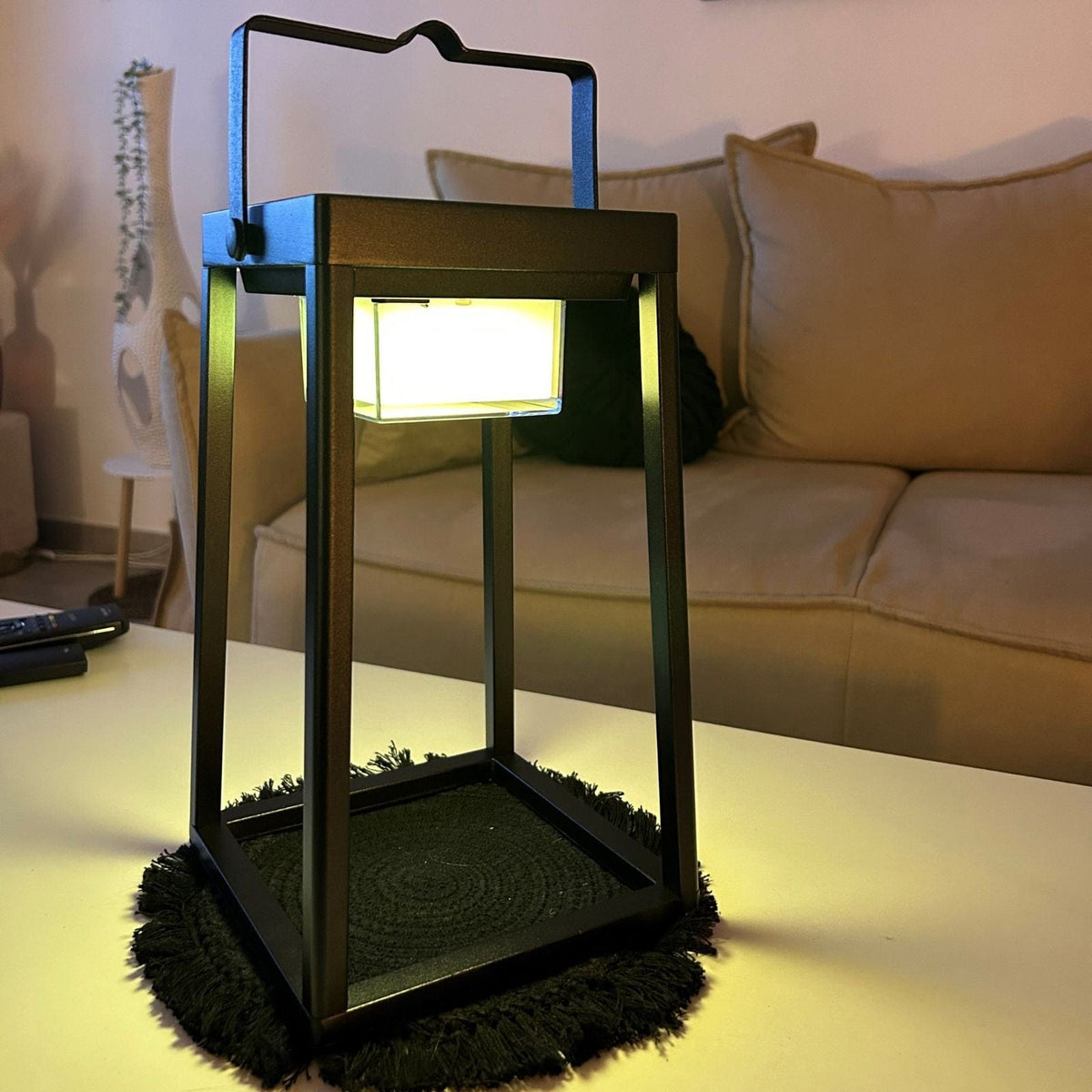 Solarlampe med USB-Opladning og Smart Garden App til Indendørs og Udendørs Brug-5