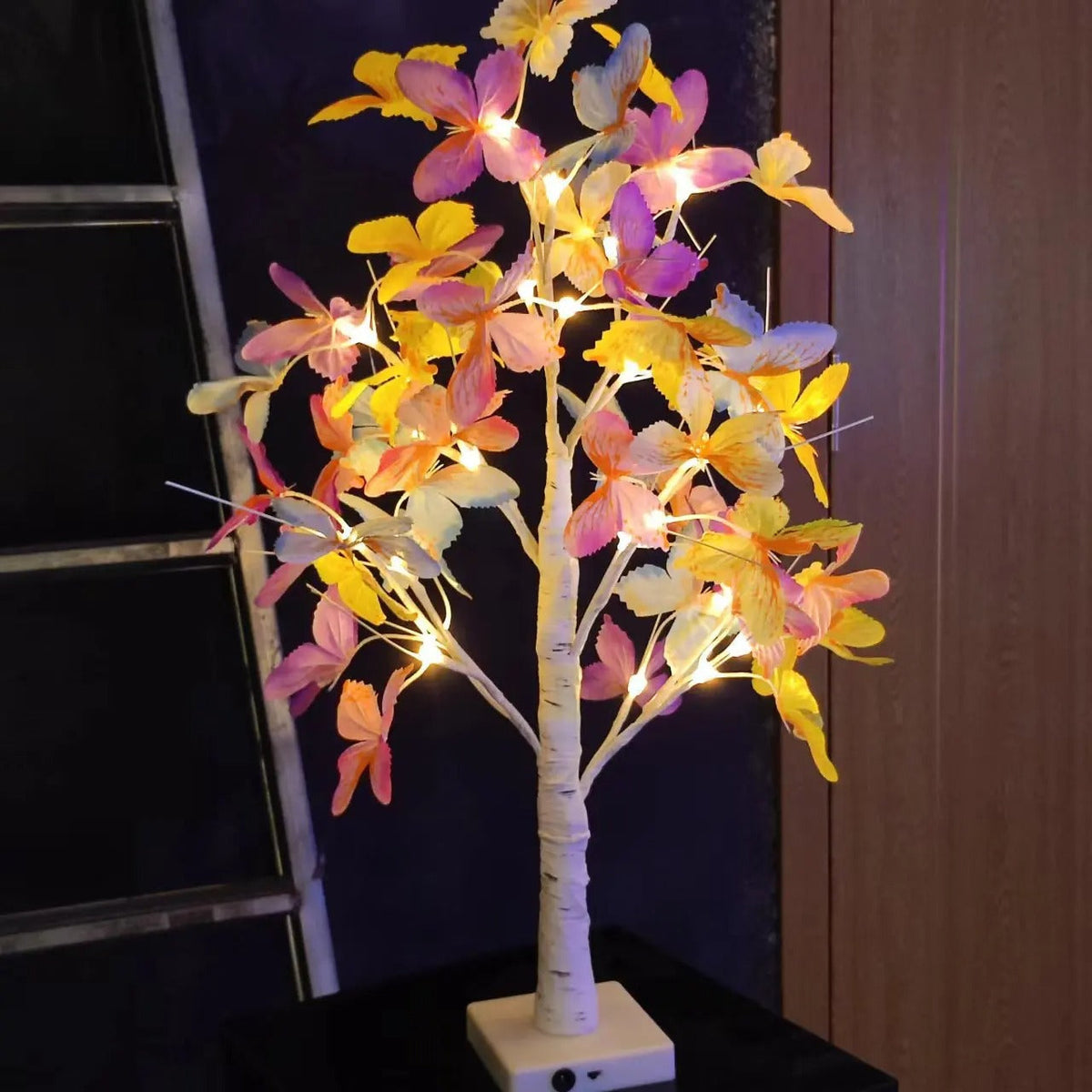 Blomstrende LED Trælampe | BloomTree