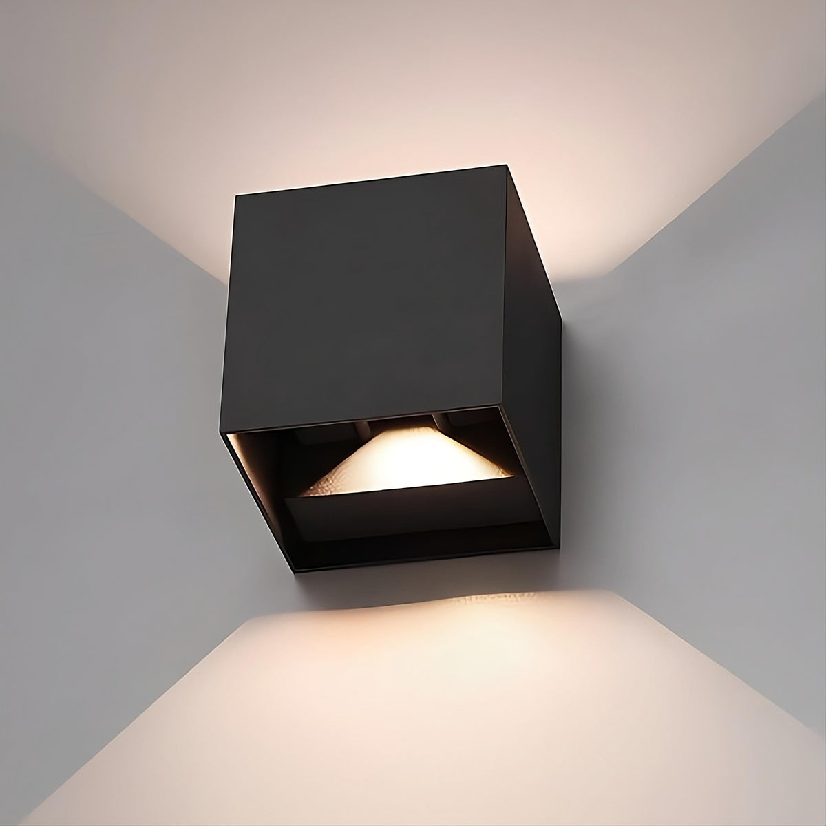 Unikke Væglamper til Luksuriøs Stemning | LuxoraLight