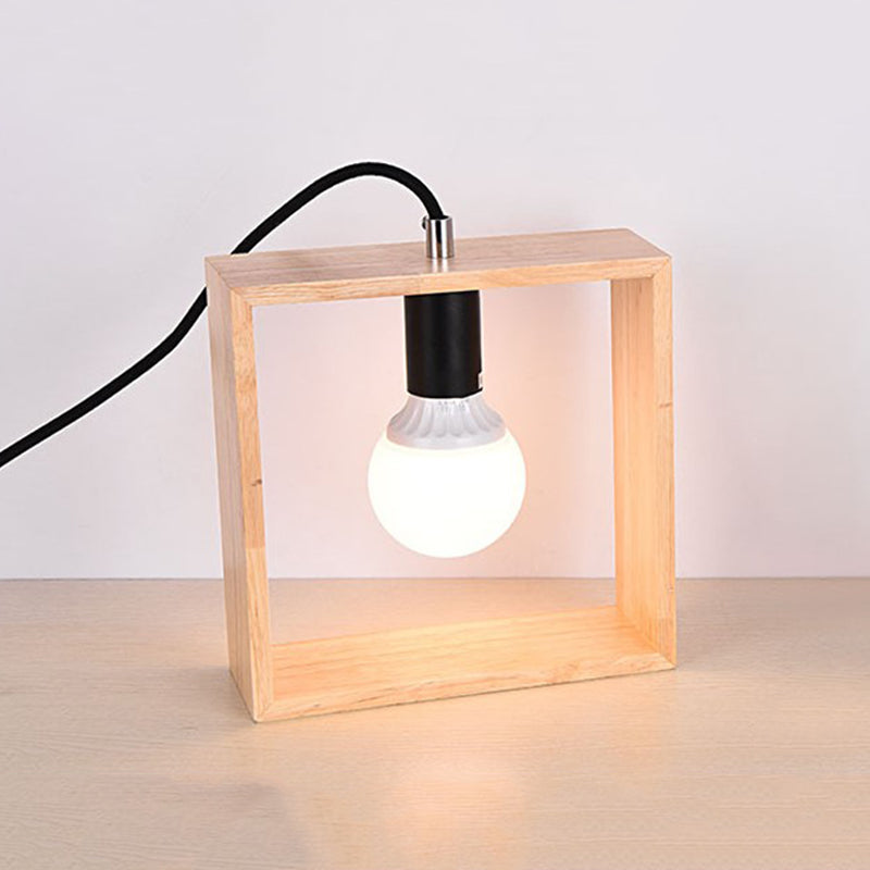Stilfuld Træbordlampe | TimberGlow