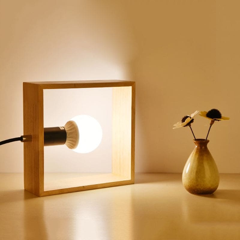 Stilfuld Træbordlampe | TimberGlow