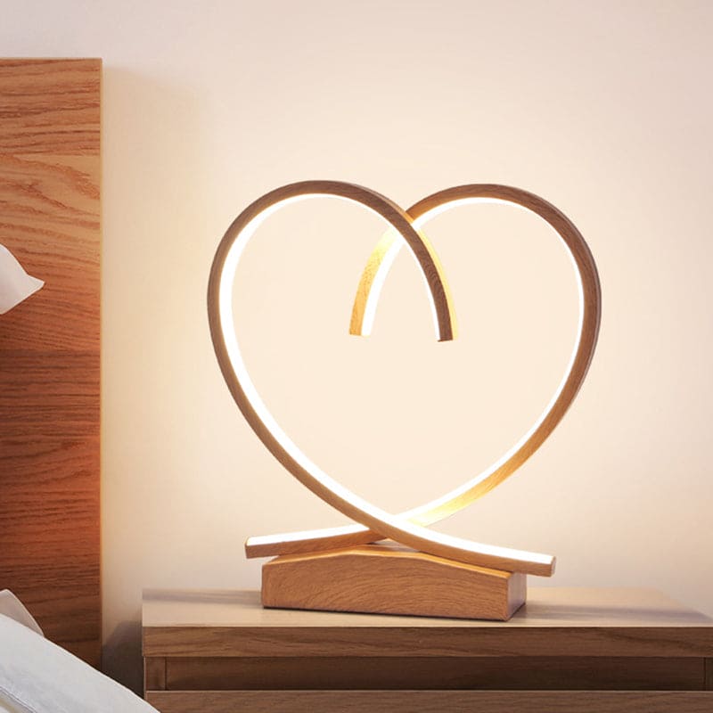 Trænatbord med Kærligt Hjerte | HeartWood