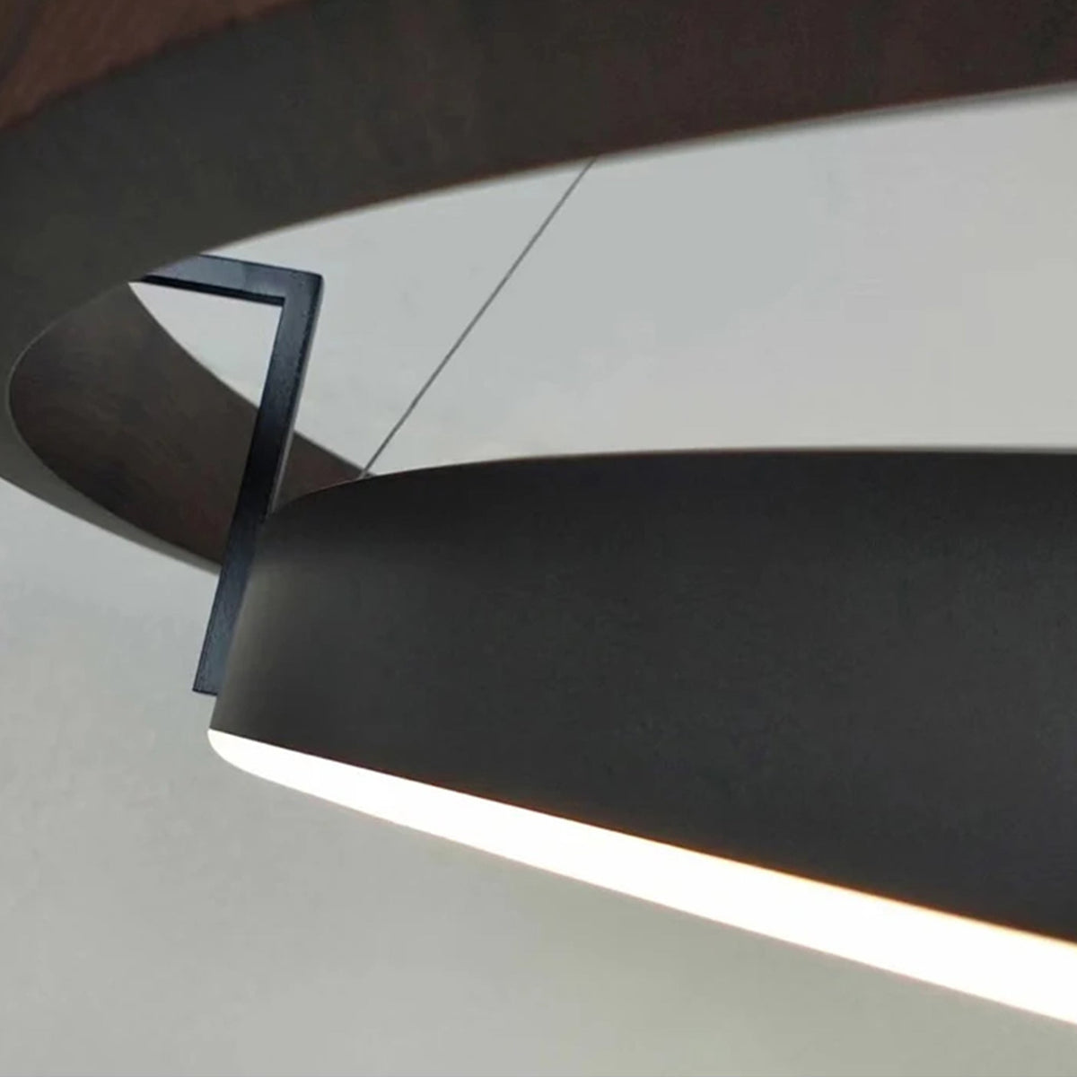 Stilfuld Aluminium Designlampe