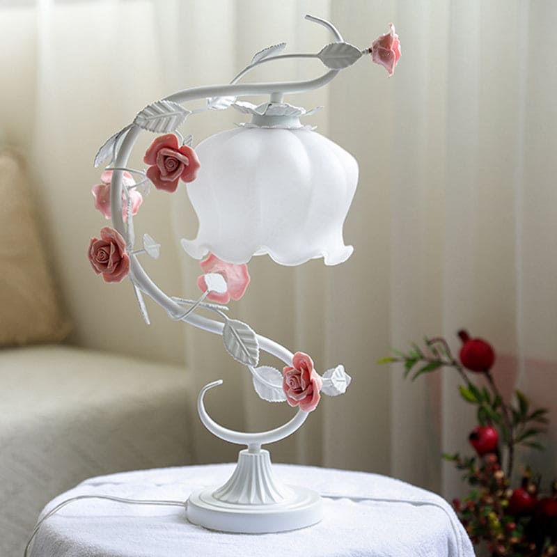 Bordlampe i Pastorale Stil med Keramisk Rose | RosePastel