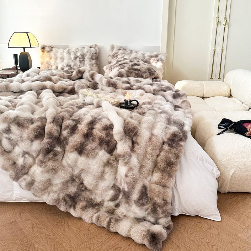 Tie Dye Rabbit Faux-Fur Tæppe – Blødt og Luksuriøst | CozyFur