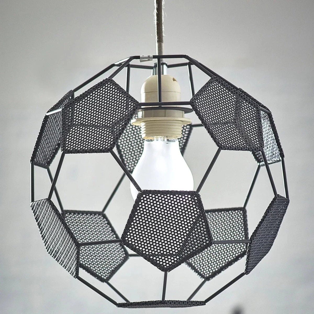 LumièreBalle - Loftlampe i Fodboldform