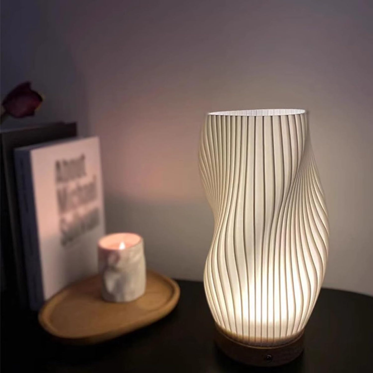 USB-Drevet & Elegant Bølge-Design Bordlampe | WaveGlow