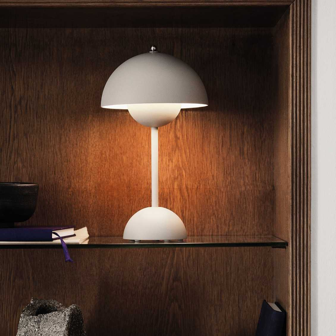 LED Bordlampe til et Stemningsfuldt Interiør | LunarGlow