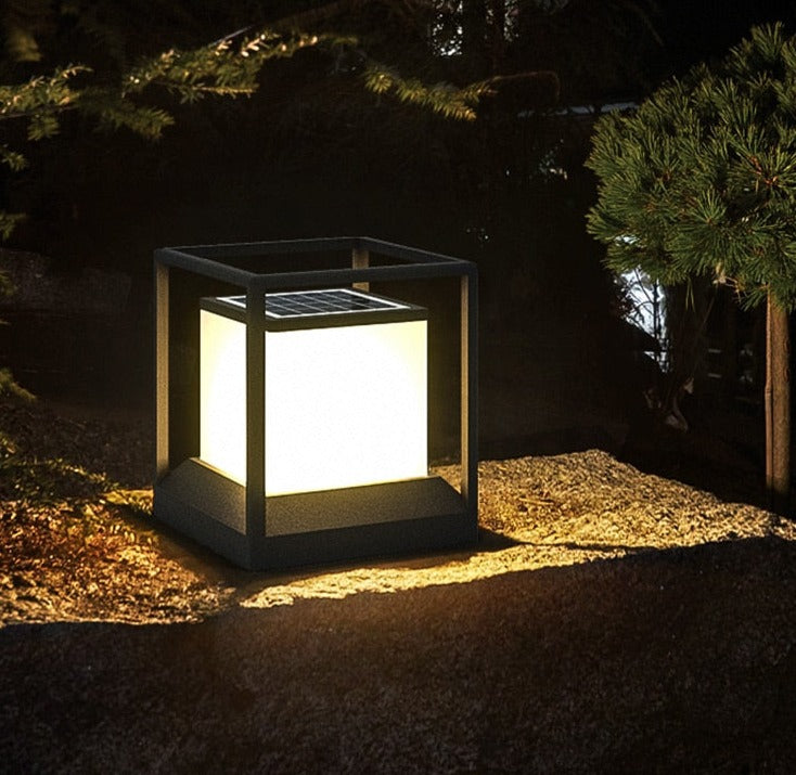 Moderne Solarlampe til Udendørs Brug | LuxeLight-1