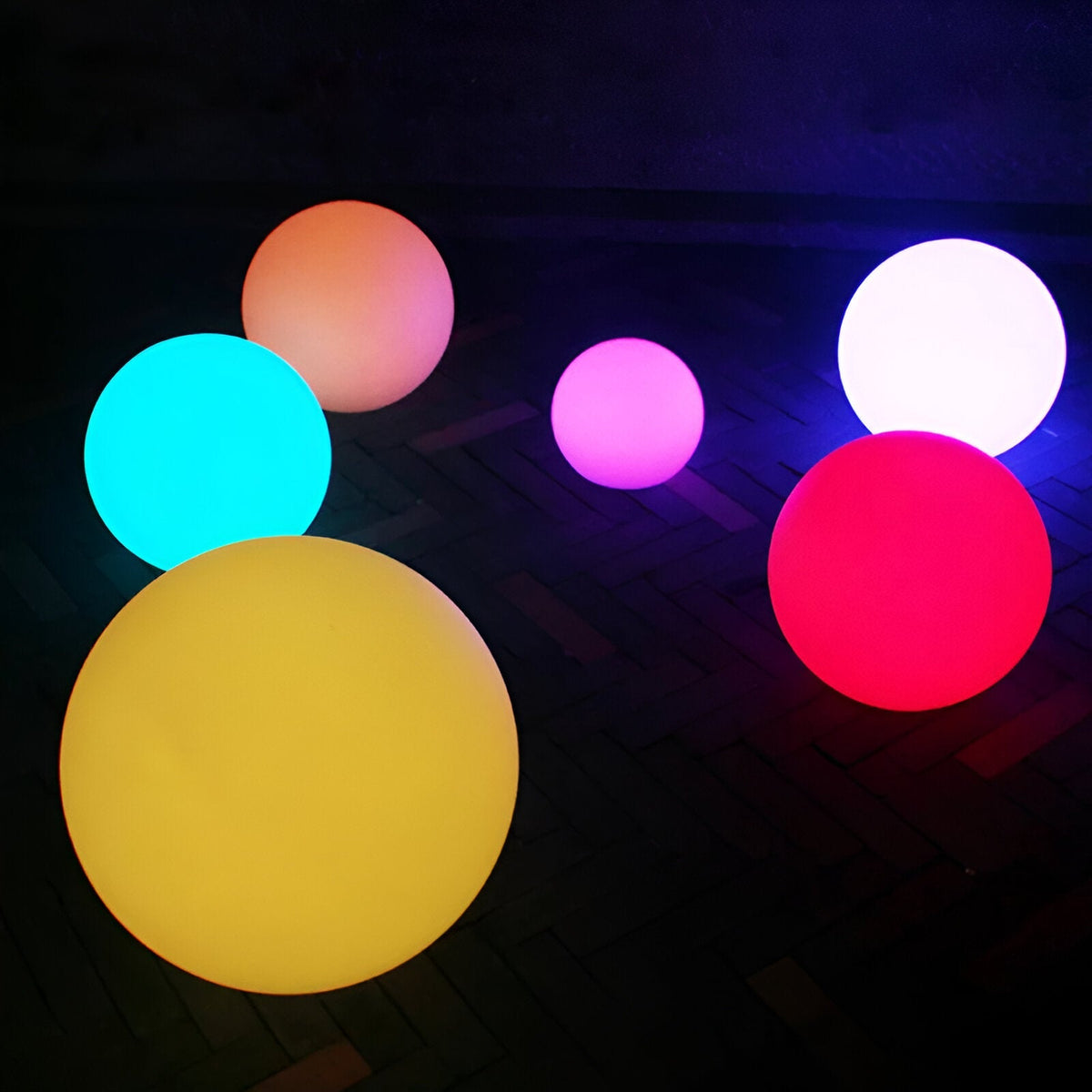 GlimmerSphere LED Buiten Decoratie – Kleurenwisselende, Waterdichte Zwevende Bollen | GlowOrbs