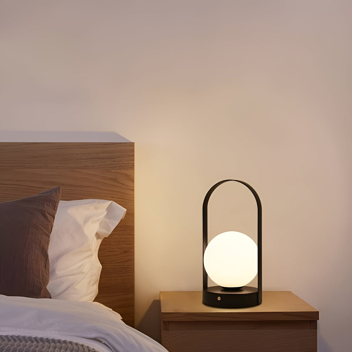 Trådløs Bordlampe af Høj Kvalitet | LuxeLite