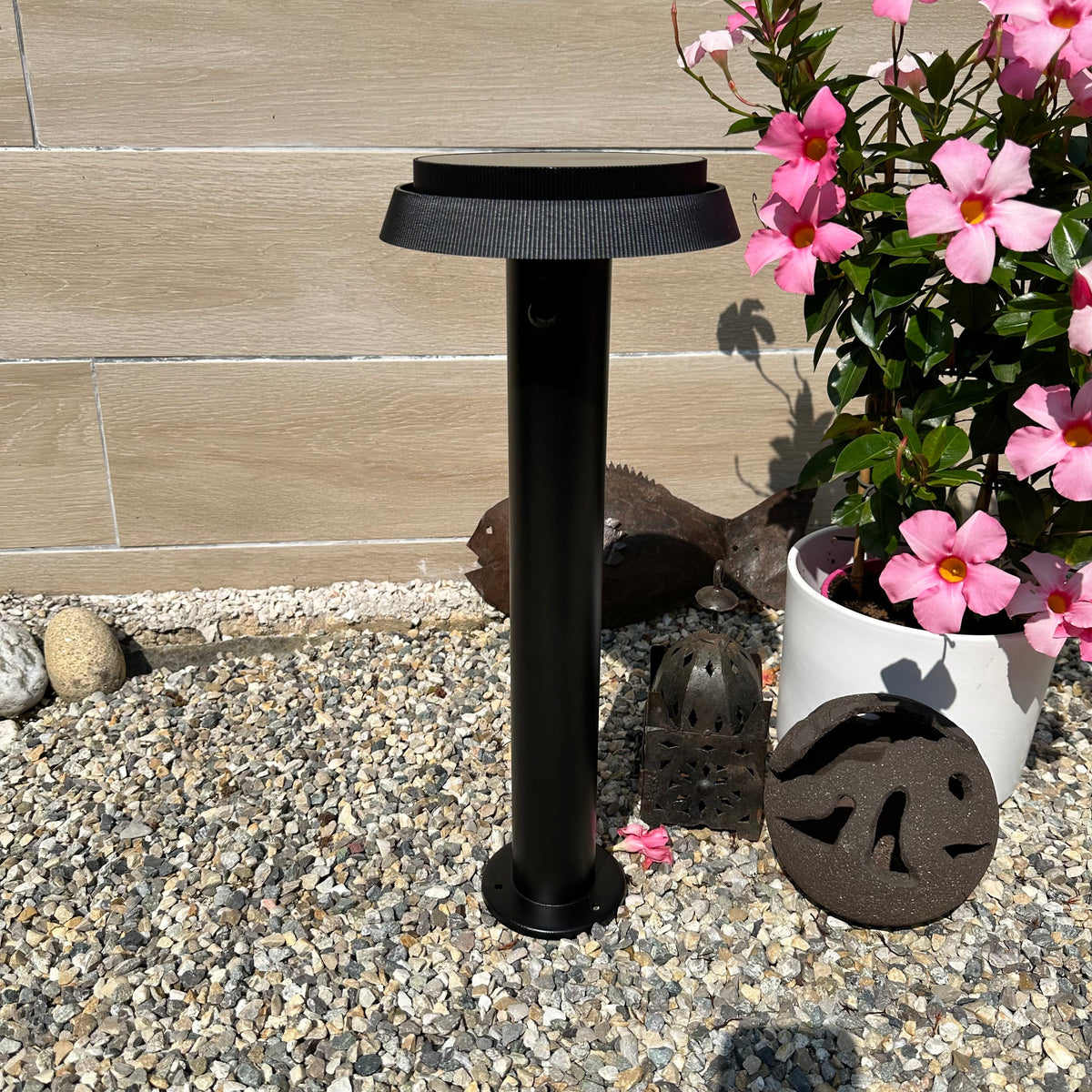 Elegant Solar Bollard med Justerbare Lysindstillinger til Udendørs Belysning-6