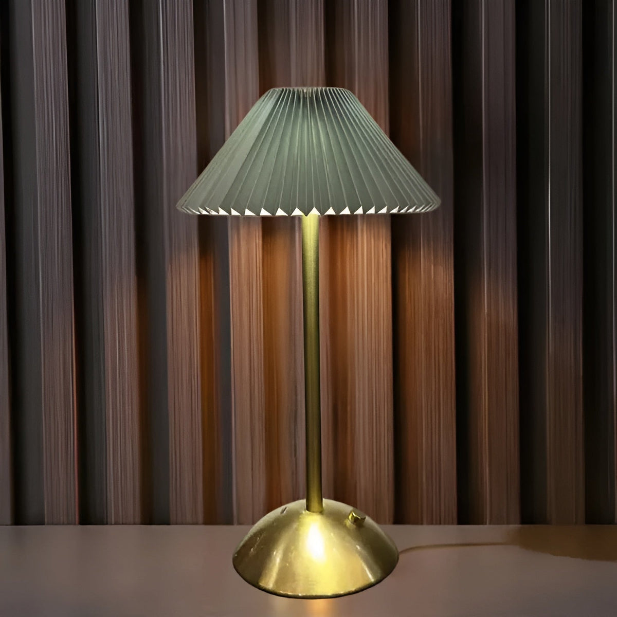 Trådløs Elegant Bordlampe – Stilren og Funktionel | ElegantGlow