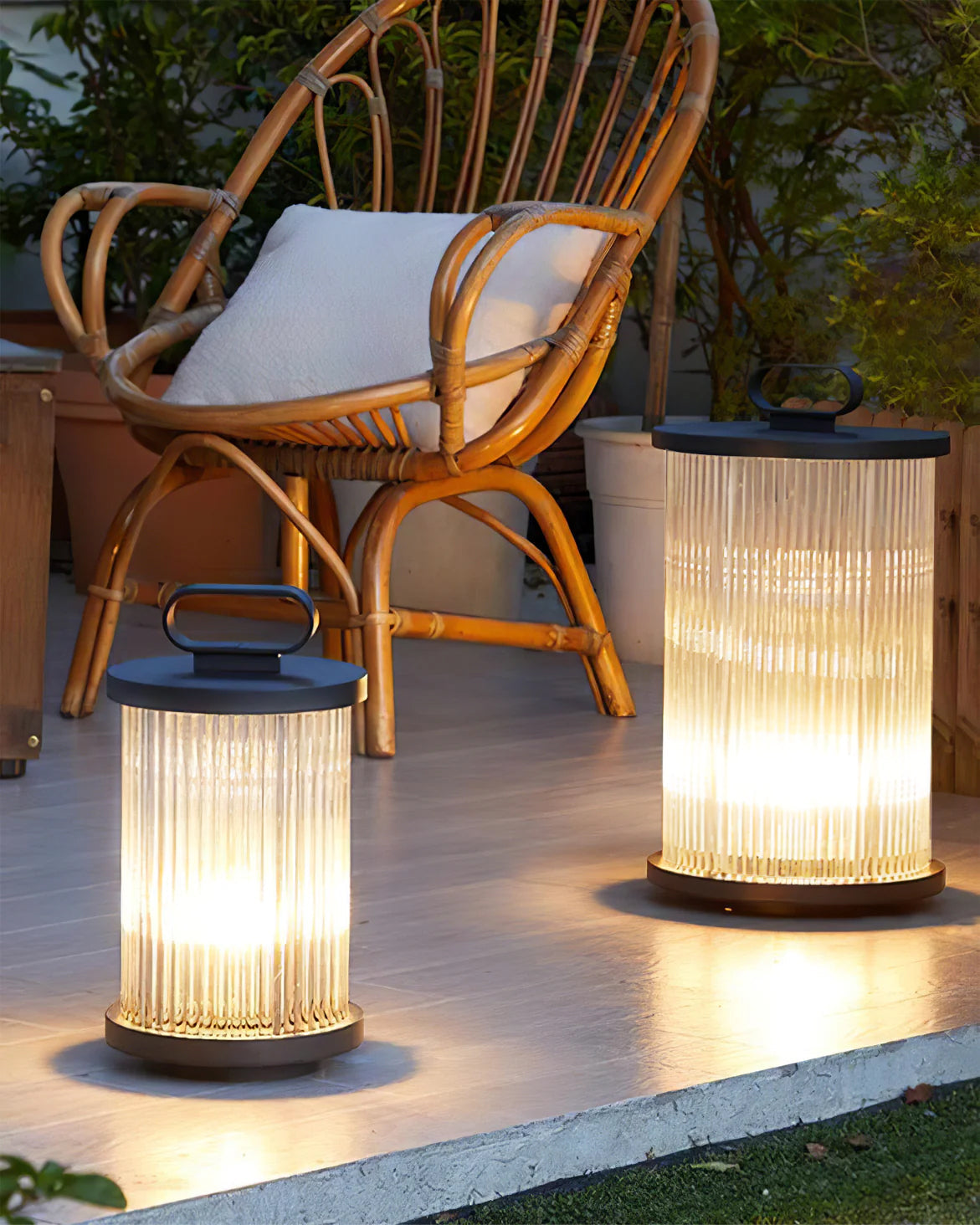 Elegant Havelampe Solceller i Glas og Stål | GlowSphere-3