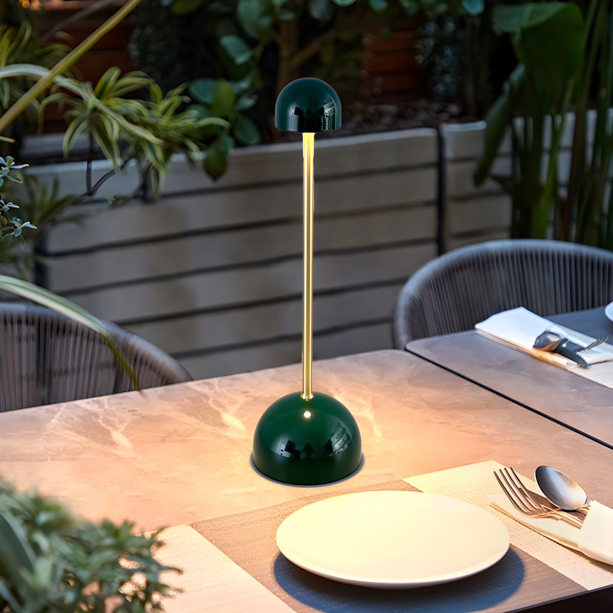 Trådløs LED Bordlampe – Moderne Design og Frihed | LuminaFlex