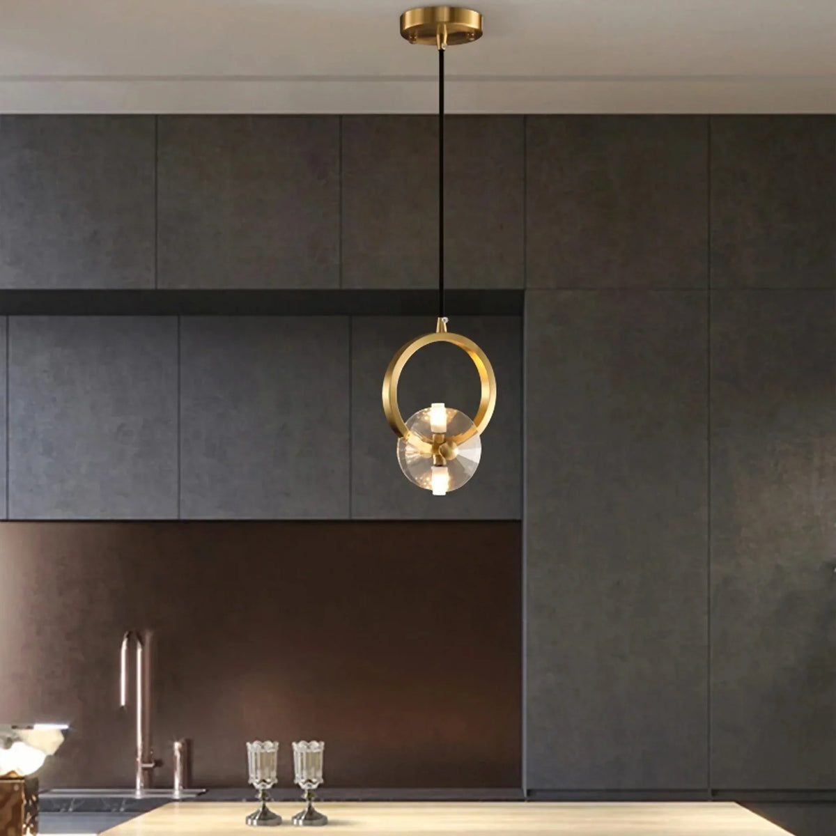 LuxeShine - Elegant Gylden Kroneslysekrone